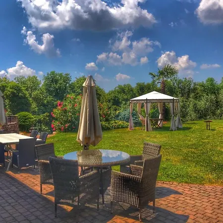 Romy Rocker Bed & Breakfast Mizzole