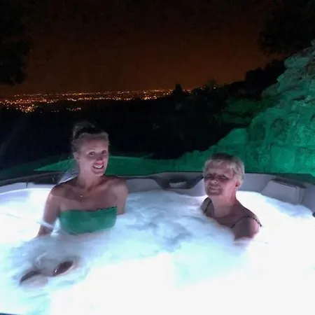 Romy Rocker Bed & Breakfast