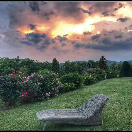 Romy Rocker Bed & Breakfast 4*