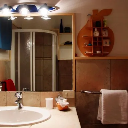 Romy Rocker Bed & Breakfast 4*