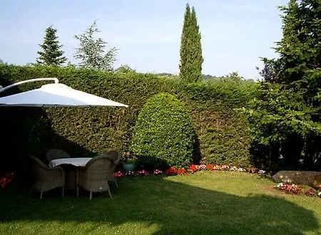 Romy Rocker Bed & Breakfast *