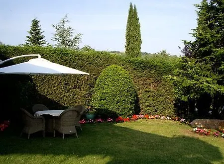 Romy Rocker Bed & Breakfast 4*