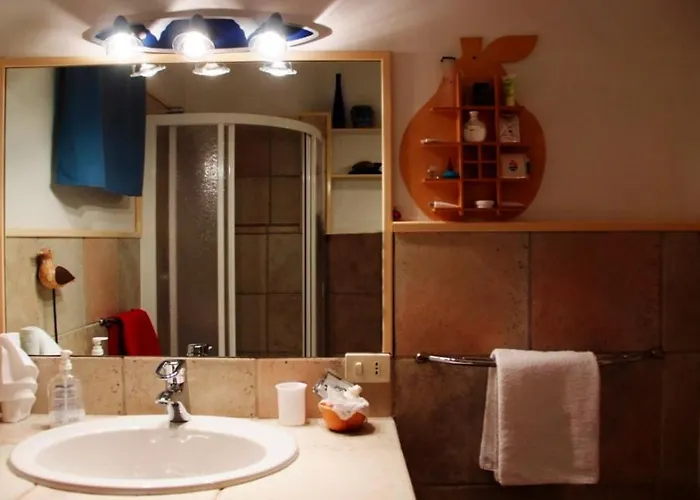 Romy Rocker Bed and Breakfast 4*