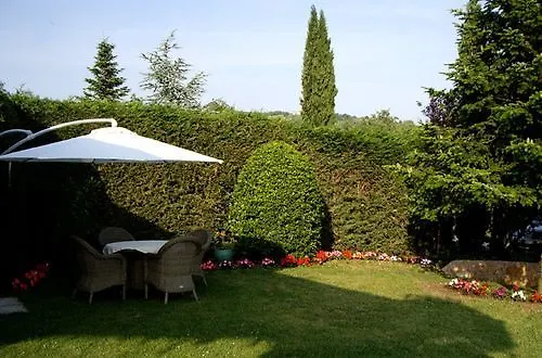 Romy Rocker Bed and Breakfast 4*